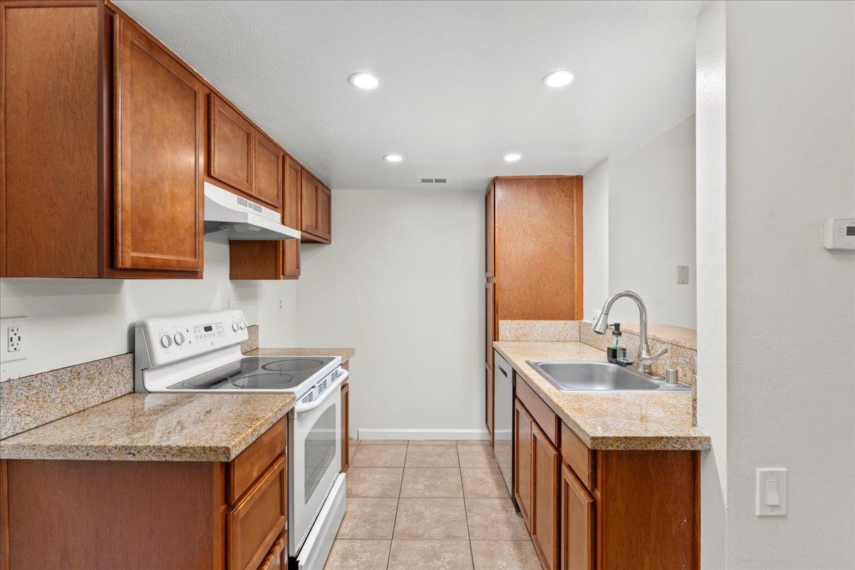 903 Fulton Avenue 407