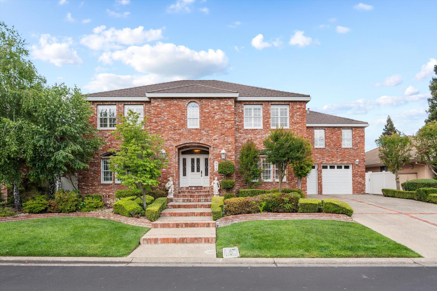 875 Shore Breeze Drive