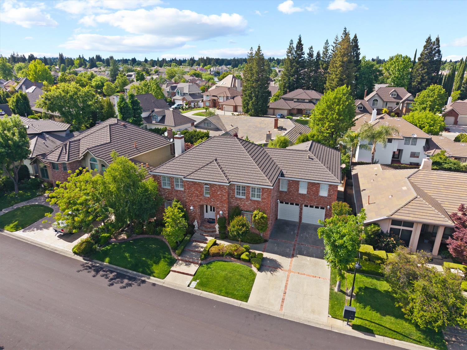 875 Shore Breeze Drive