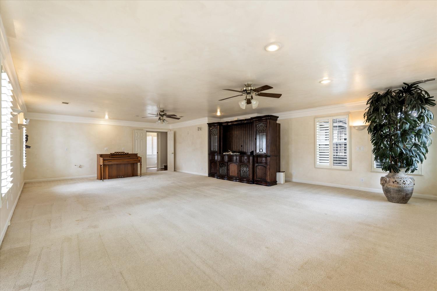 875 Shore Breeze Drive