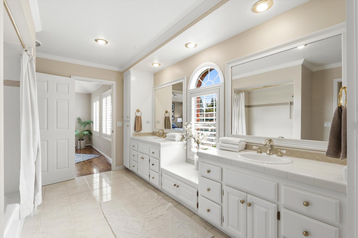 875 Shore Breeze Drive