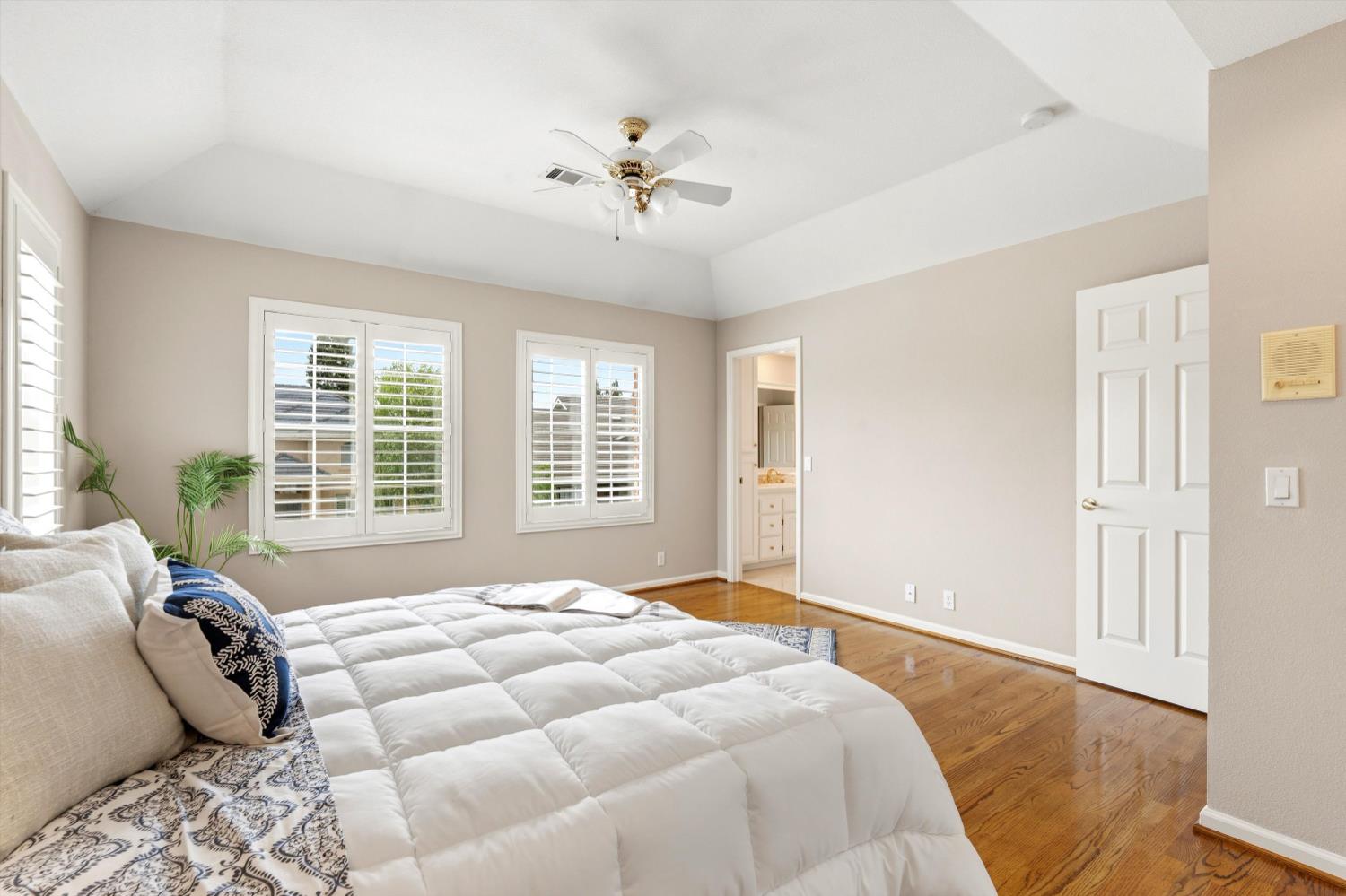 875 Shore Breeze Drive