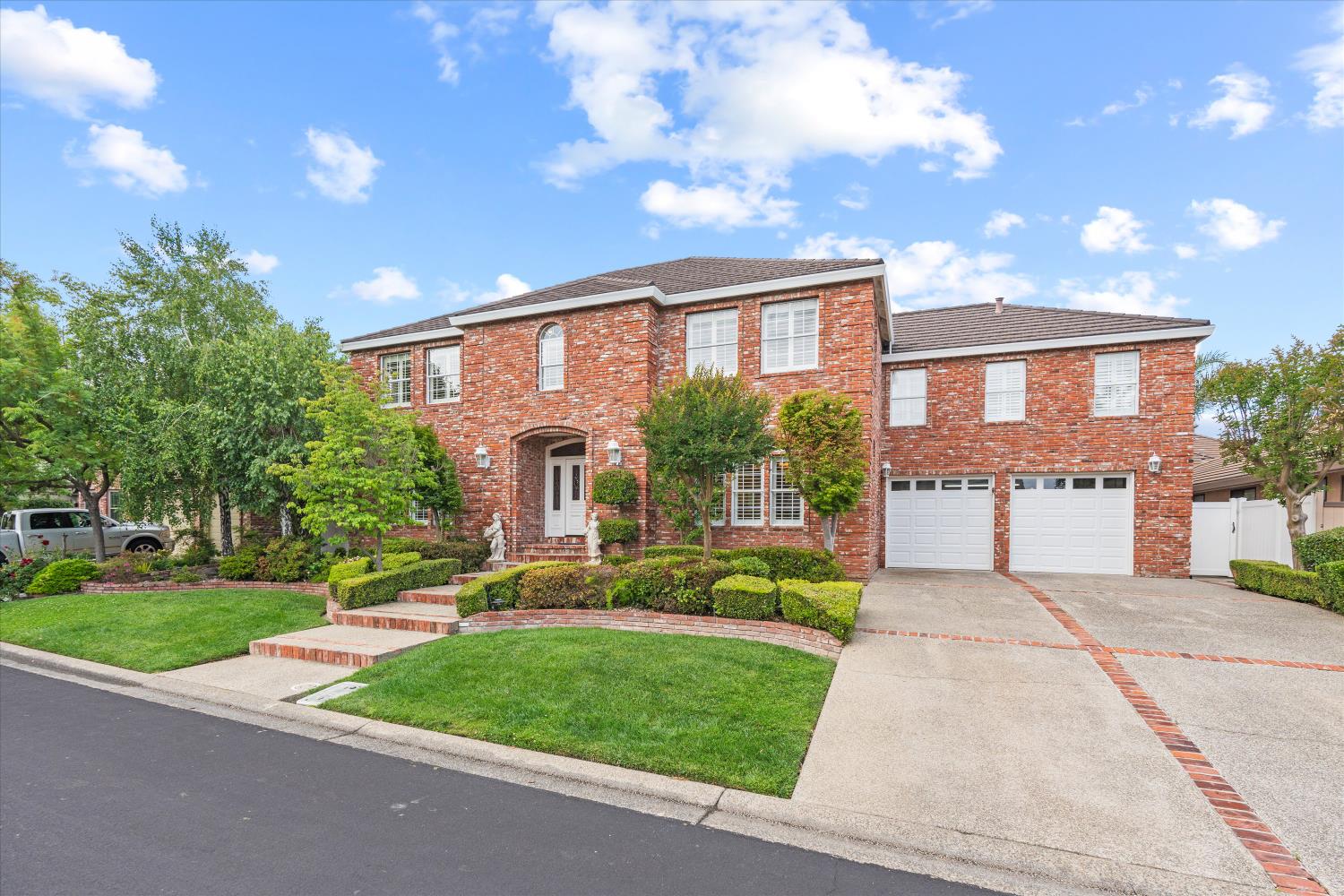 875 Shore Breeze Drive