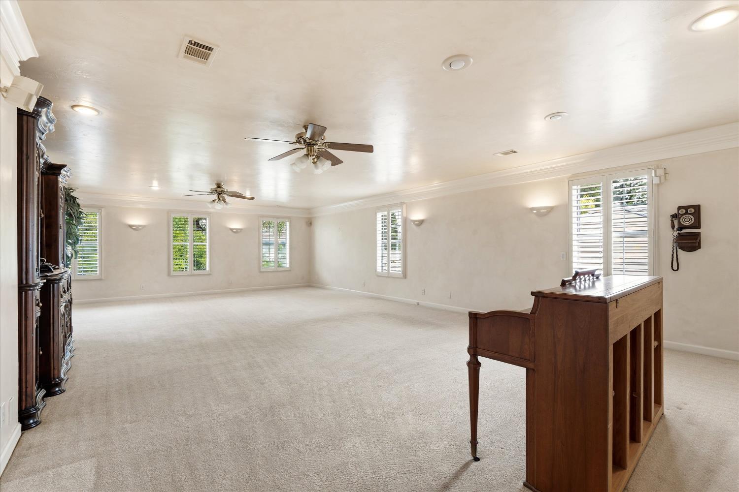 875 Shore Breeze Drive