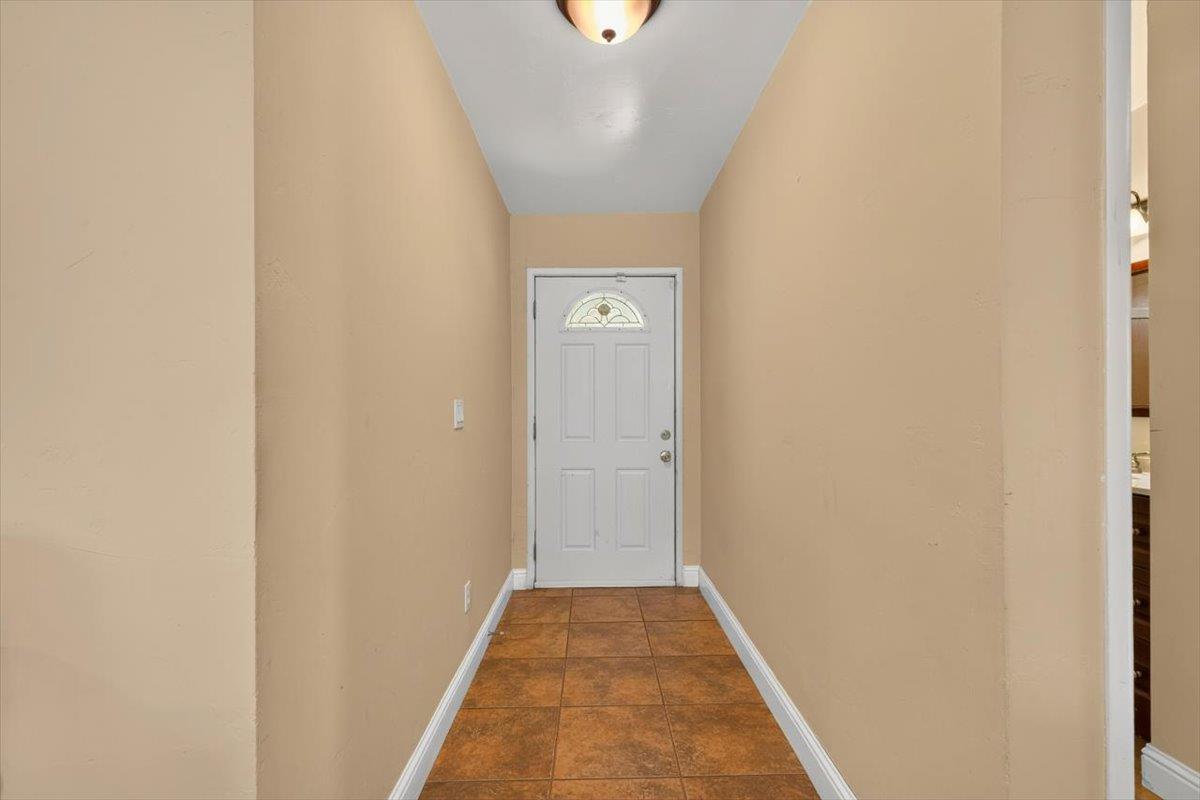 4049 Farmer Way