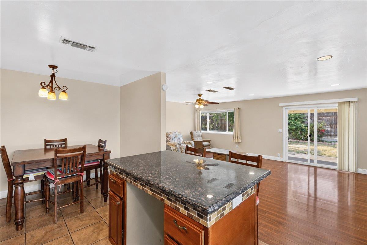 4049 Farmer Way
