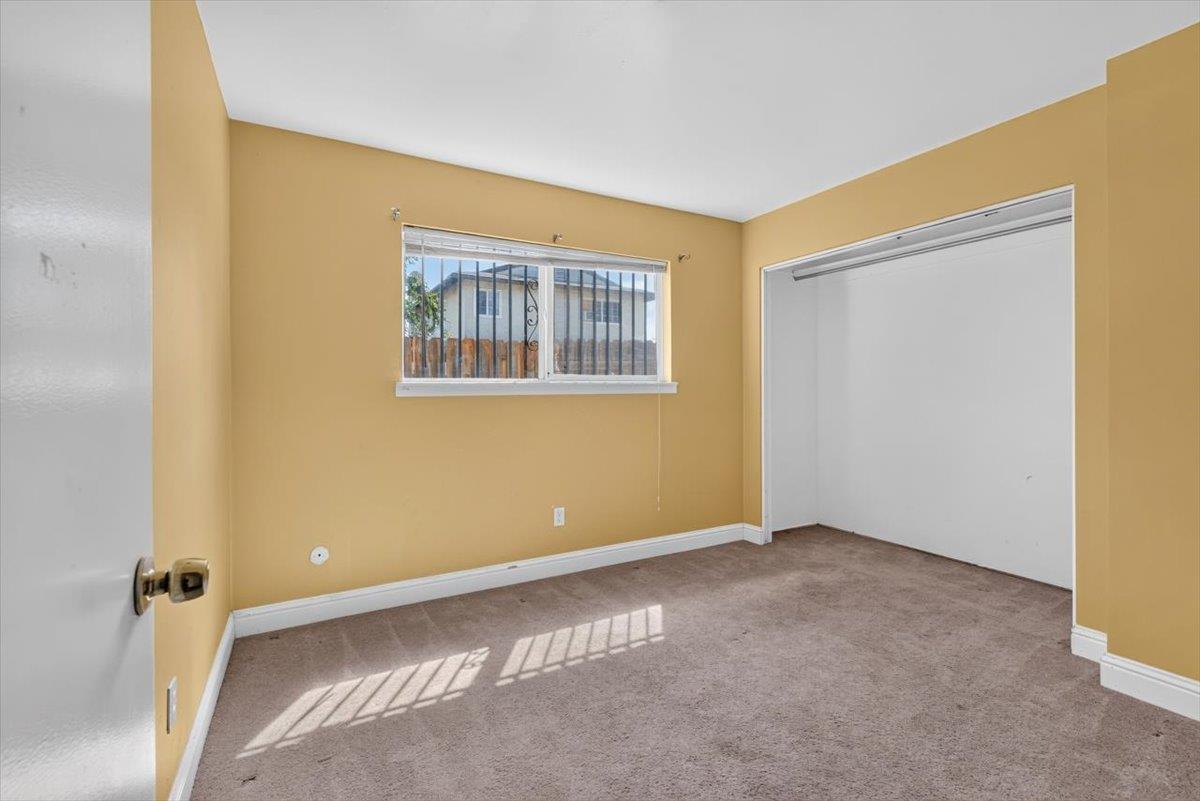 4049 Farmer Way