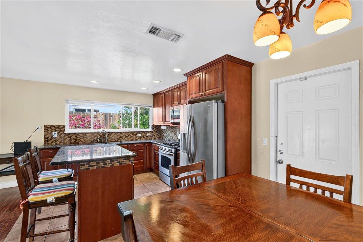 4049 Farmer Way