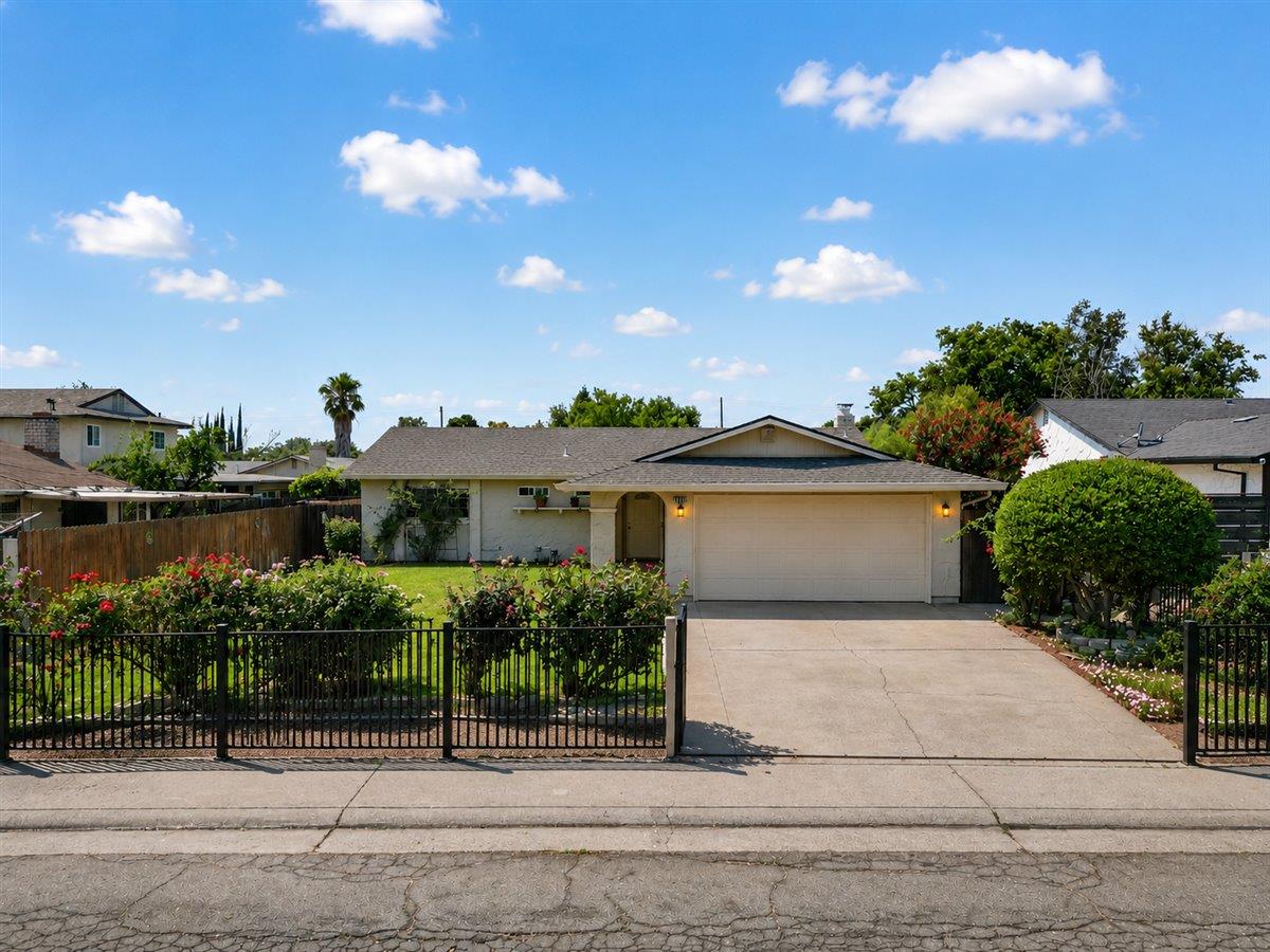4049 Farmer Way