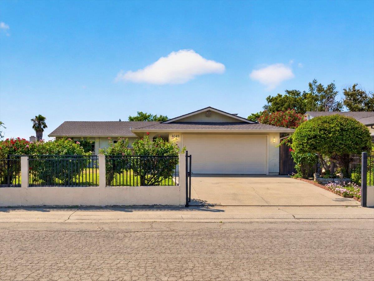 4049 Farmer Way