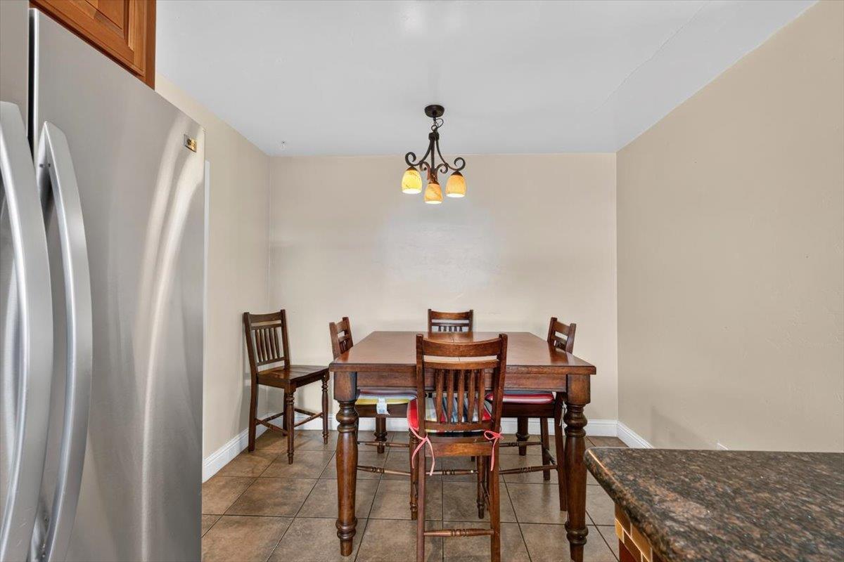 4049 Farmer Way