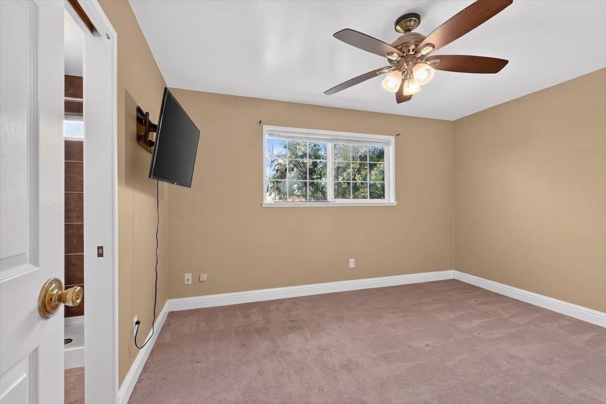 4049 Farmer Way