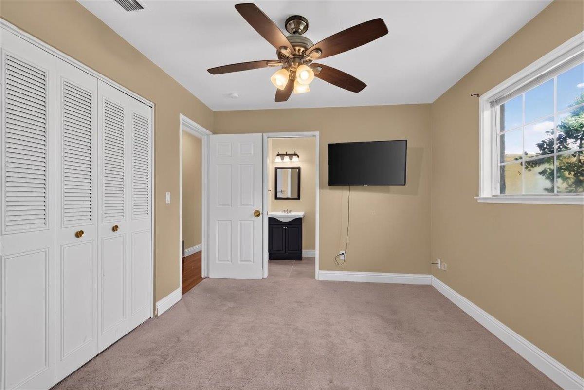 4049 Farmer Way