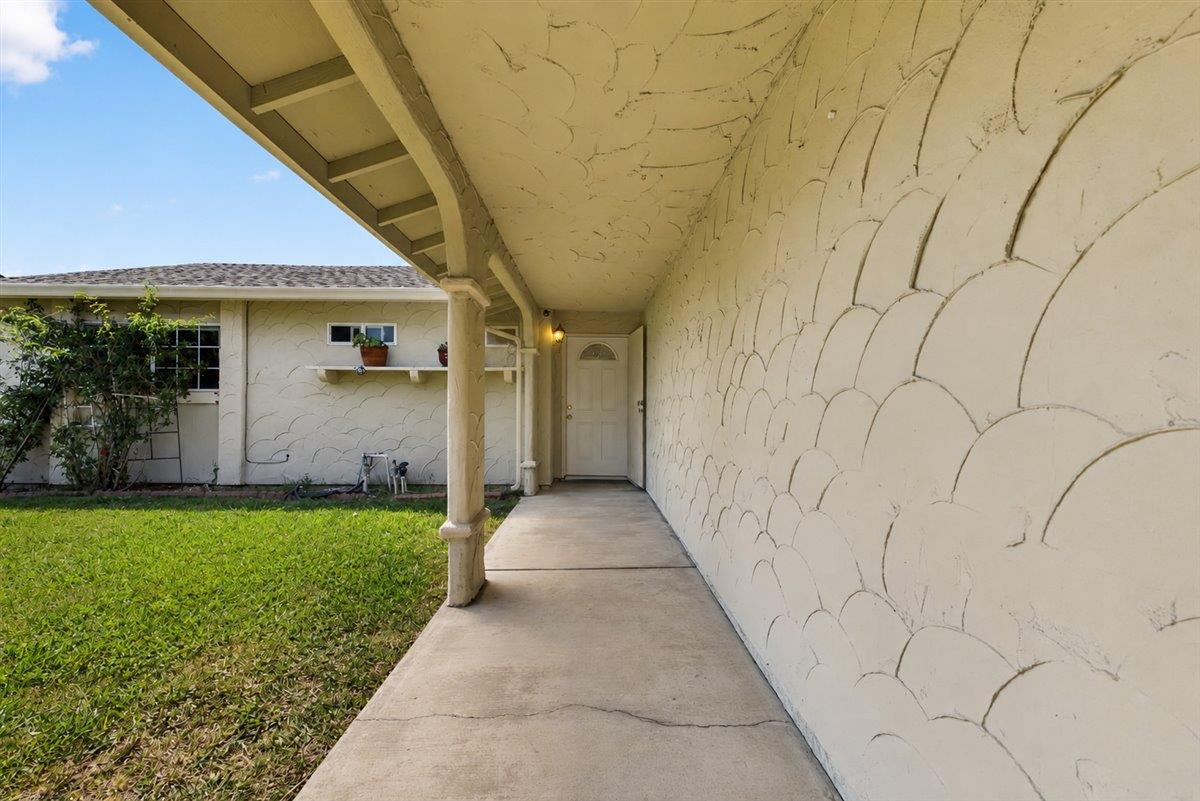 4049 Farmer Way