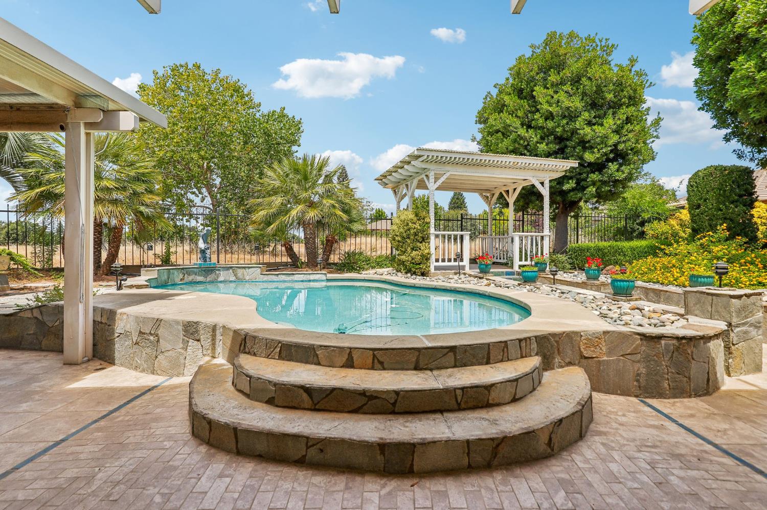 308 Fleming Court