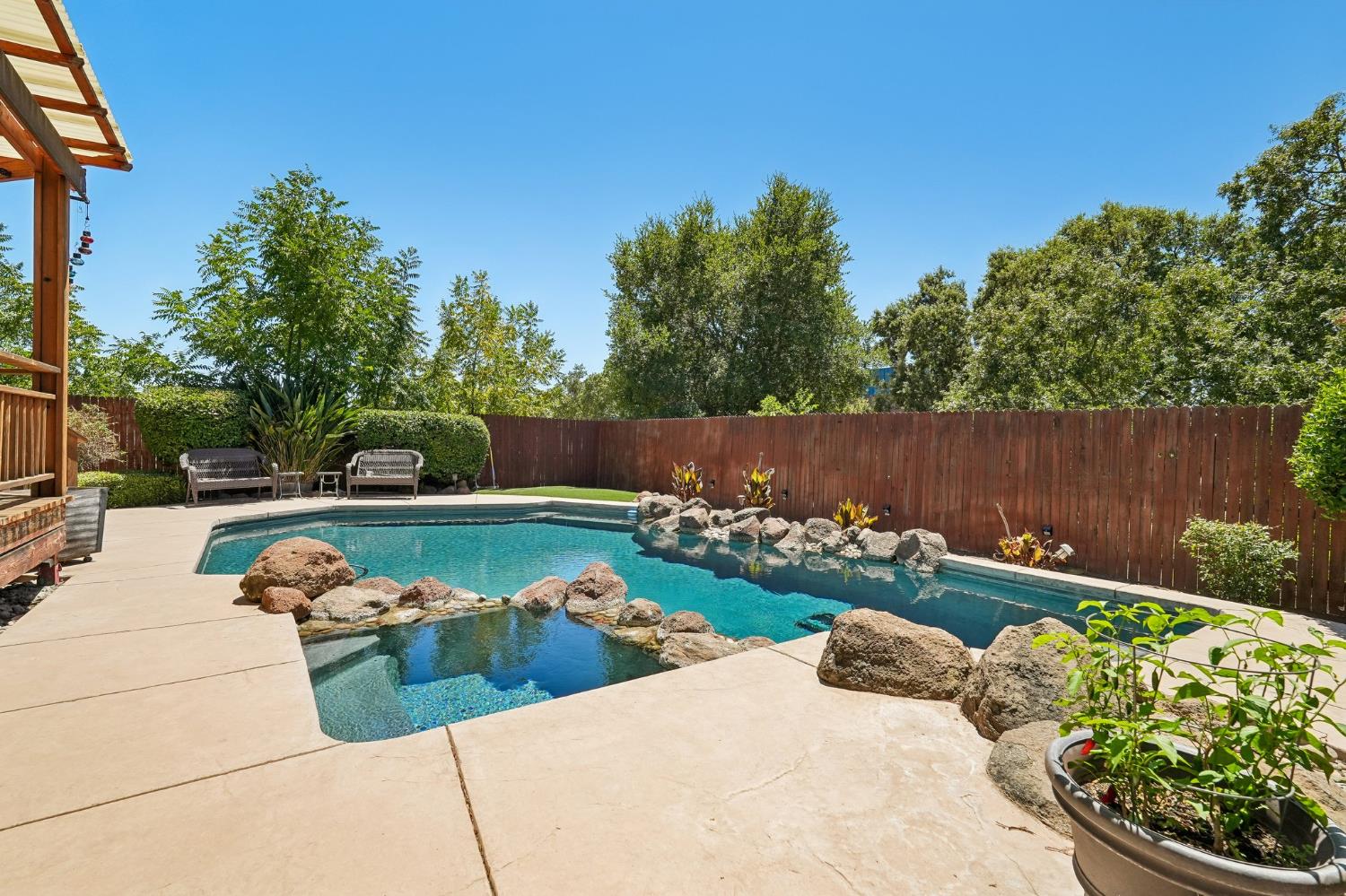 9762 Parktree Way