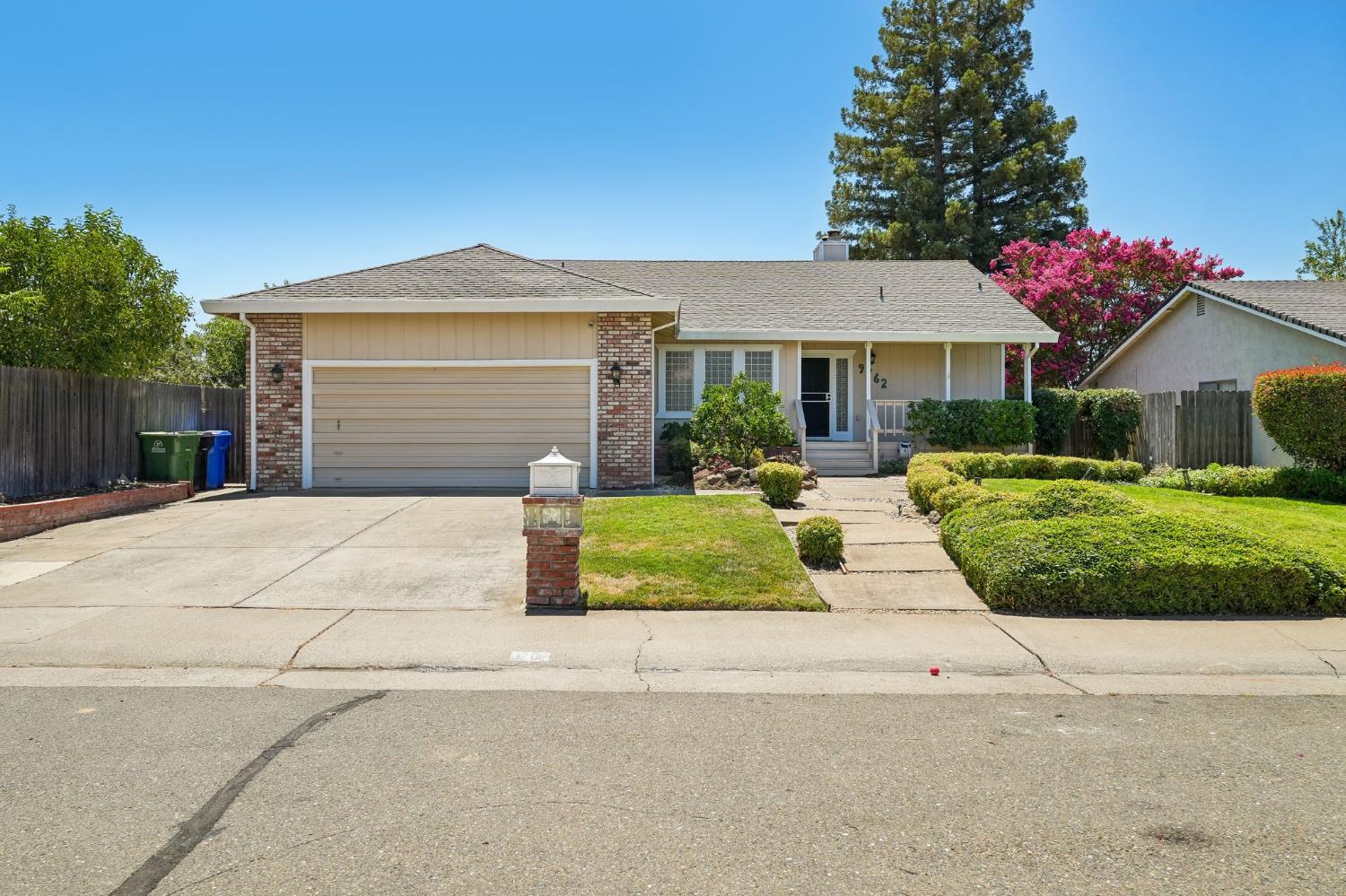 9762 Parktree Way