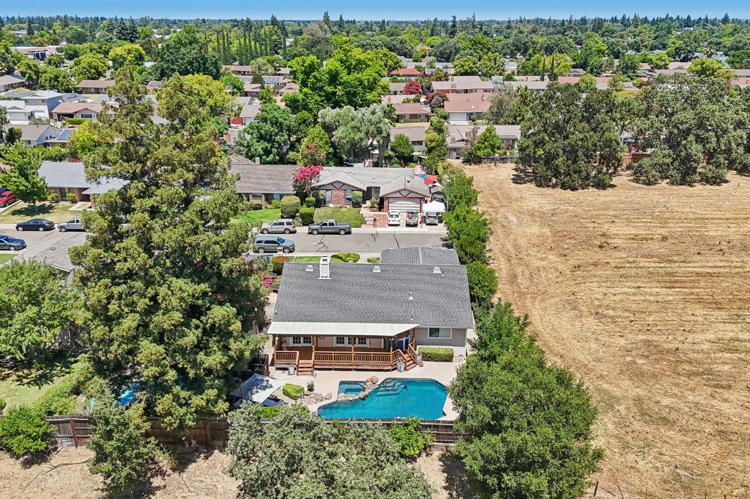 9762 Parktree Way
