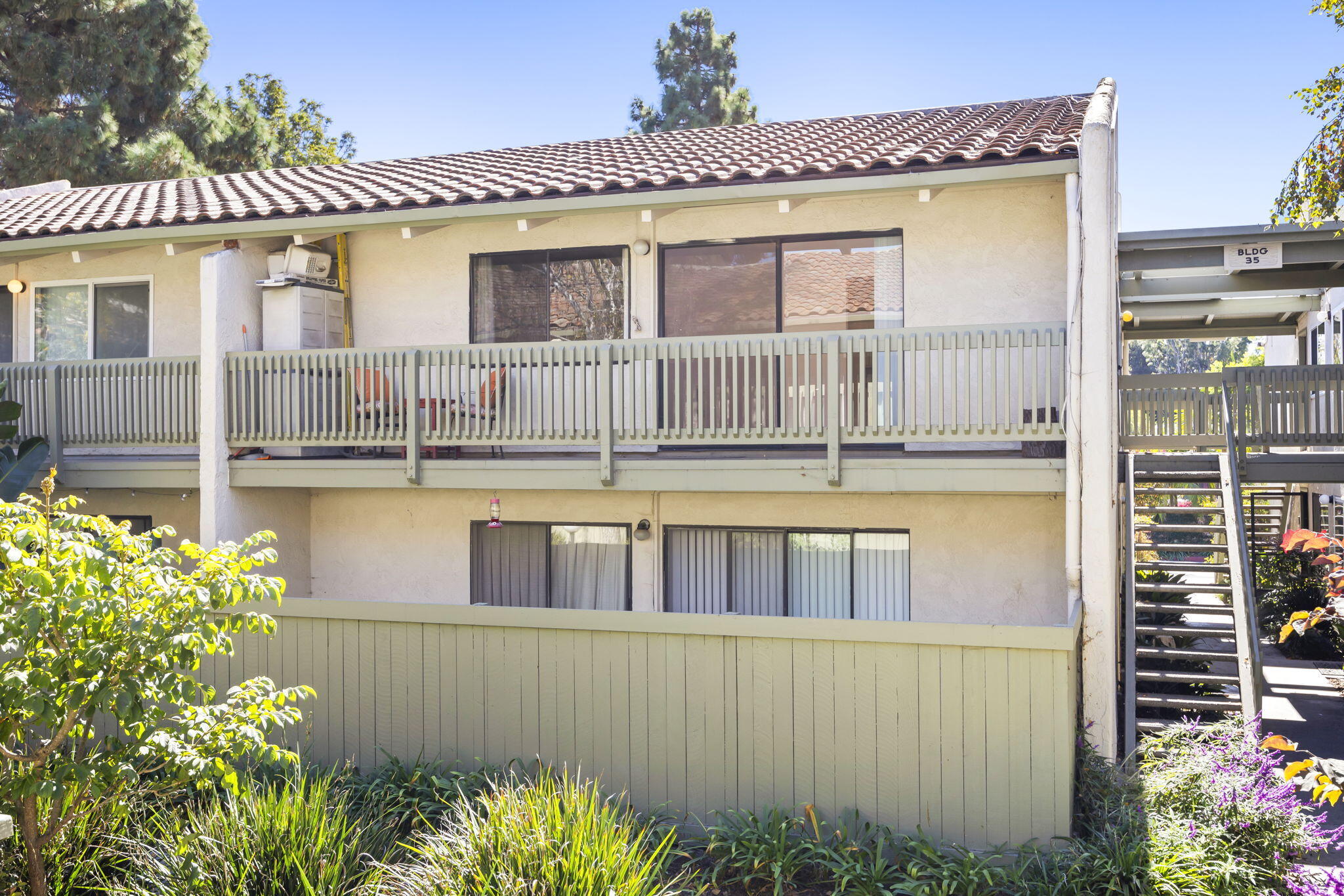 35 Dearborn Place, 56