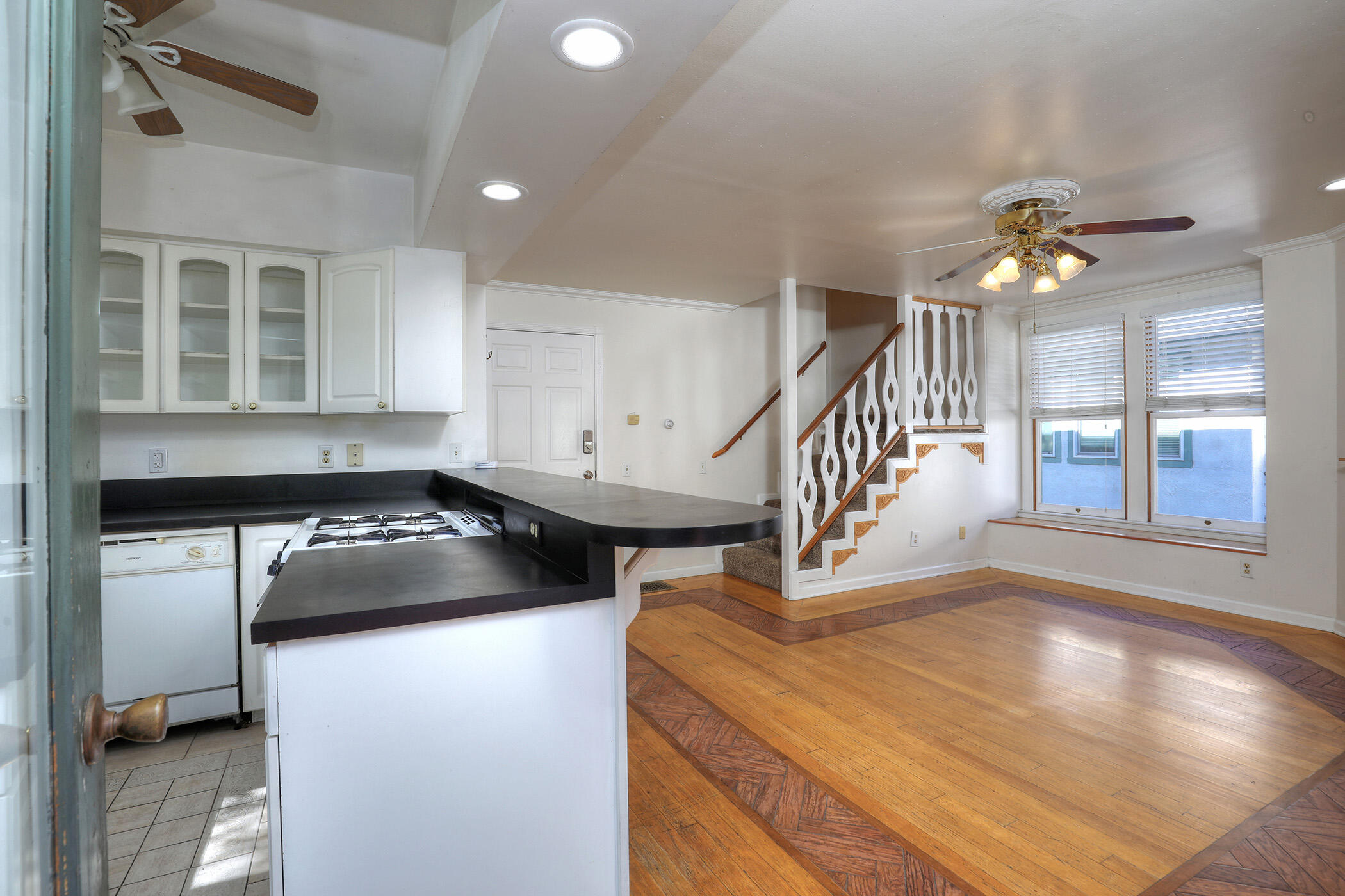 1513 De La Vina Street, A