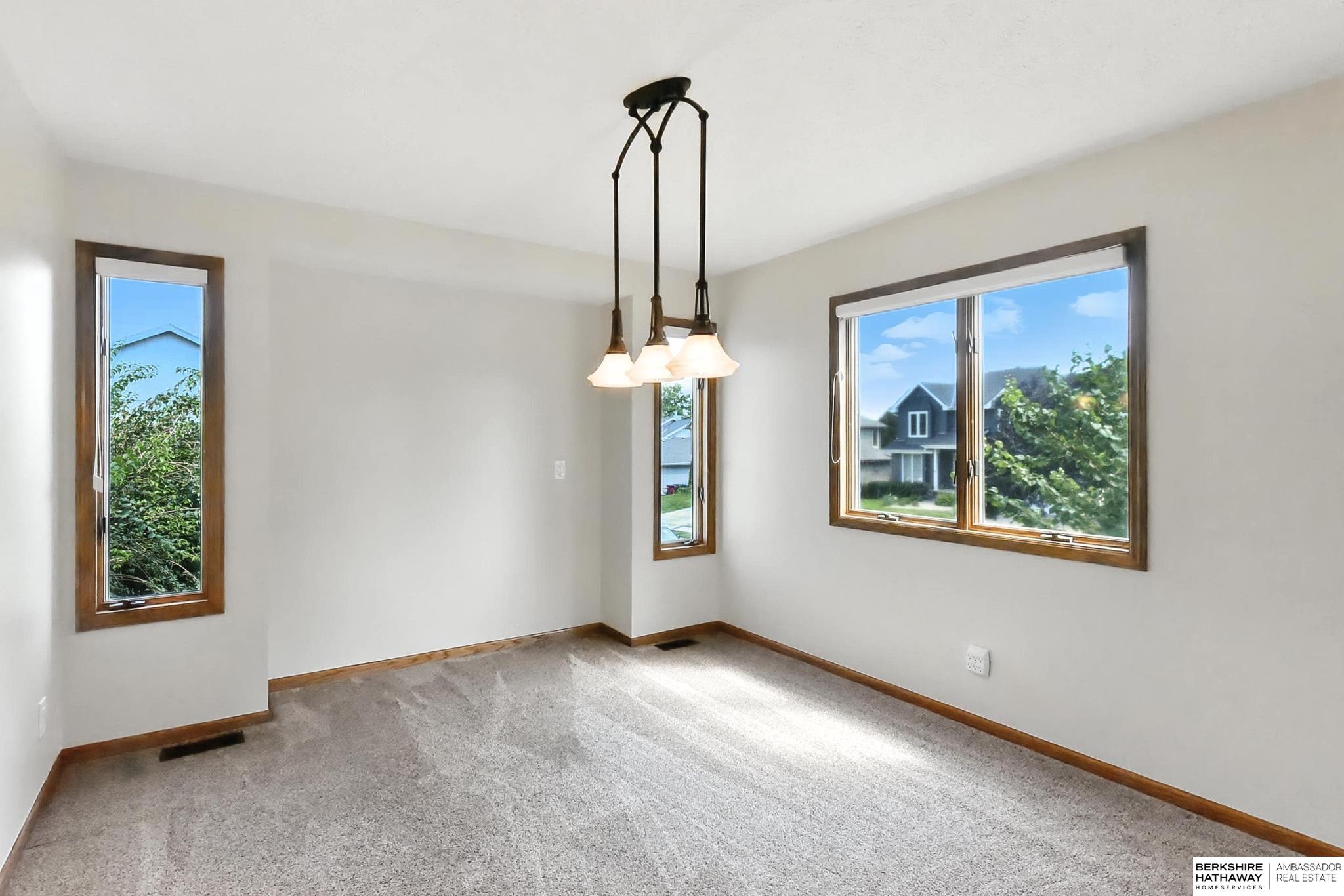 805 Valentine Lane