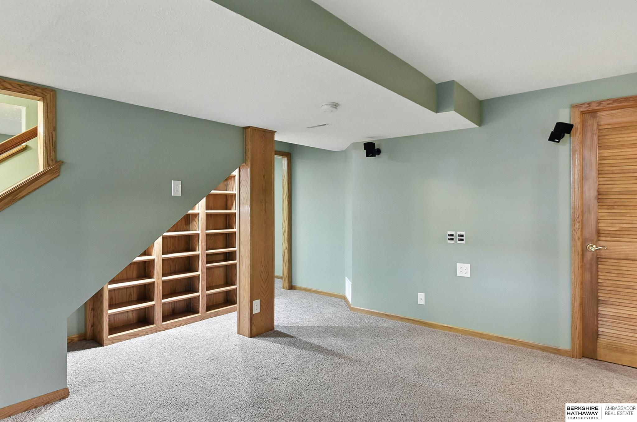 805 Valentine Lane