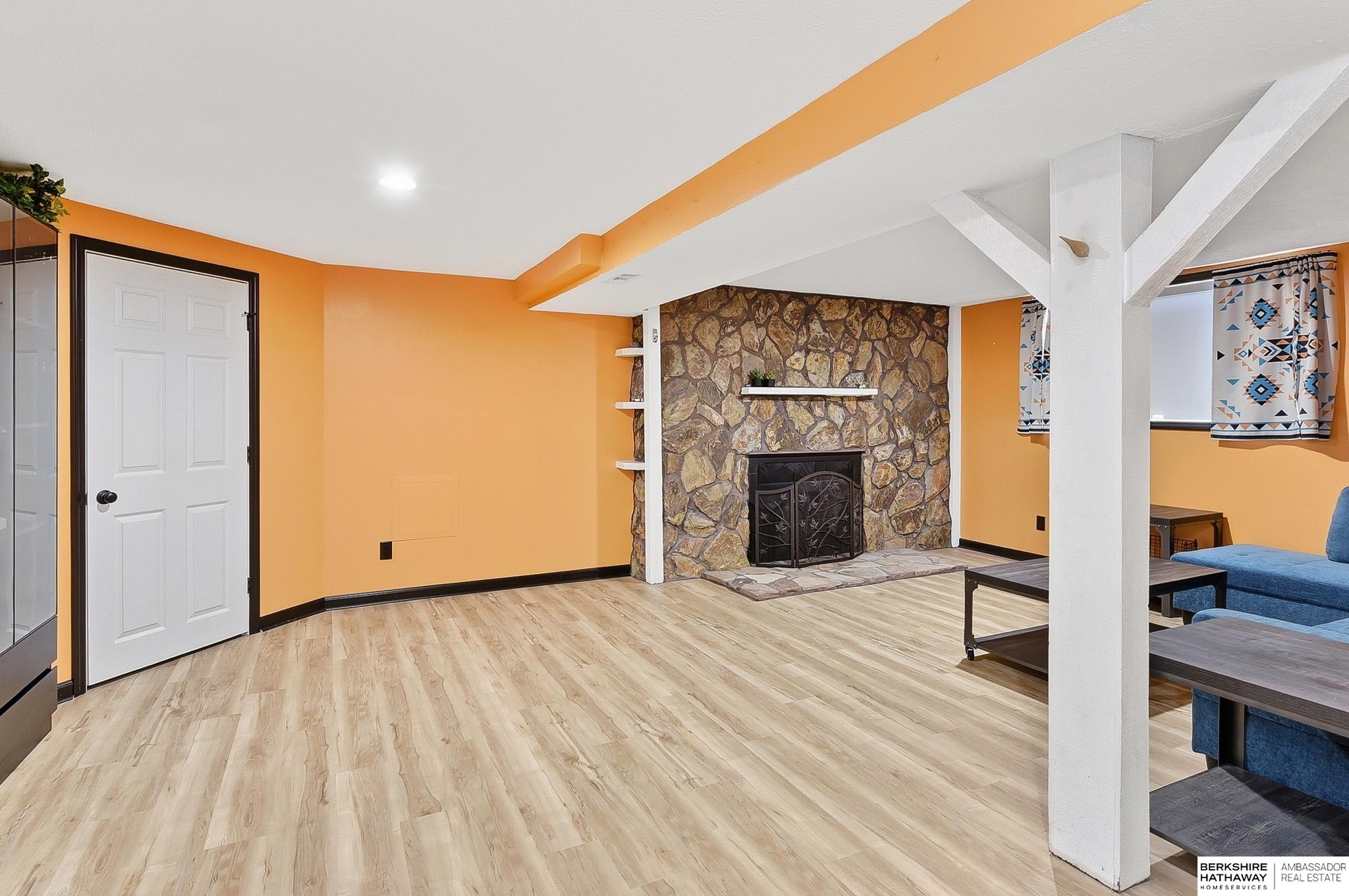 6524 N 75th Street