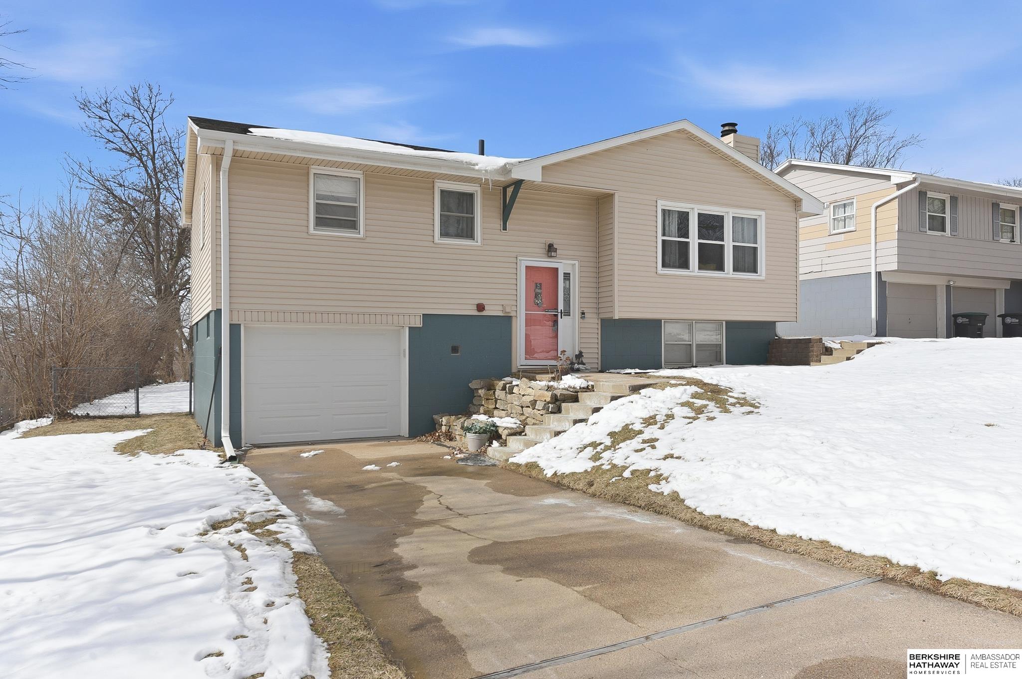 6524 N 75th Street