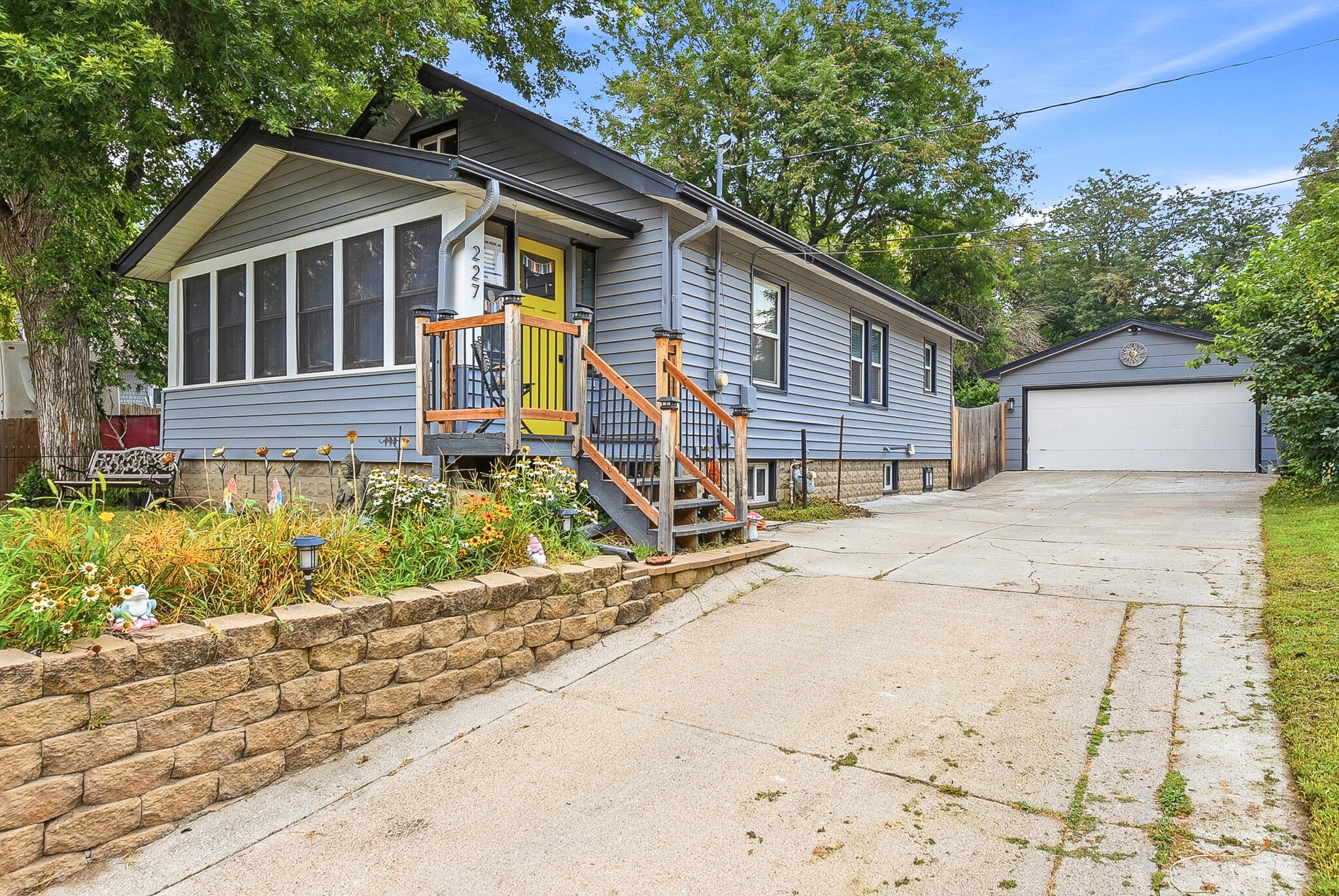 227 MARIAN Avenue