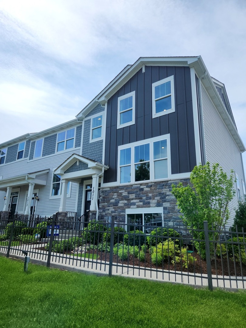 1011 Moraine Drive Unit: 1606
