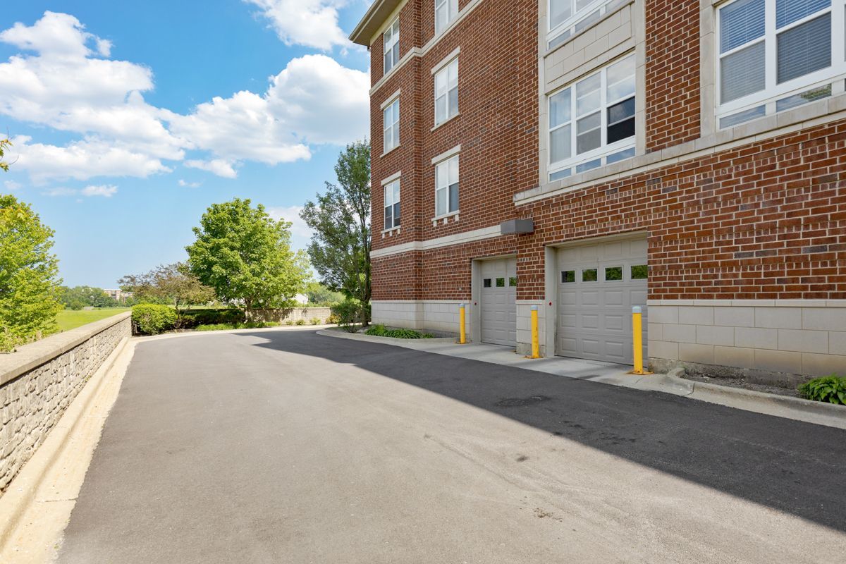 77 N QUENTIN Road Unit: 312