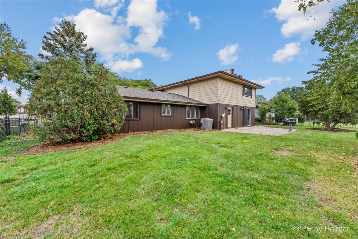 415 Laconia Lane