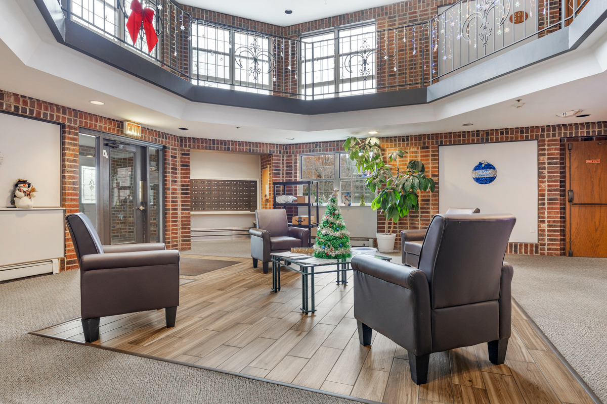 540 Biesterfield Road Unit: B315