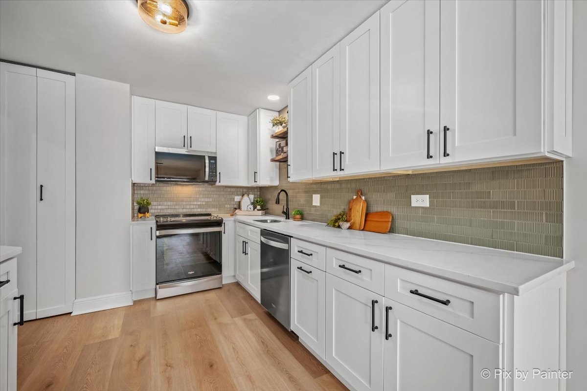 453 Raintree Drive Unit: 1H