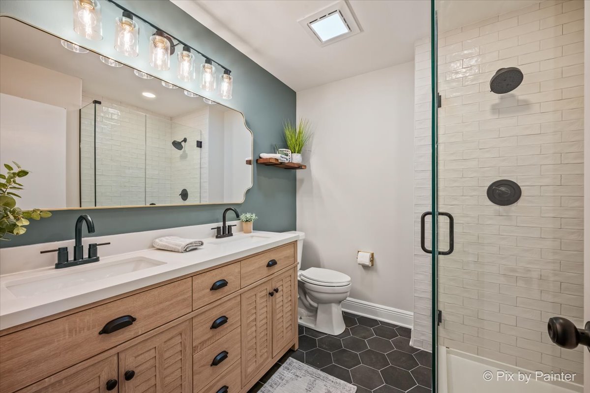 453 Raintree Drive Unit: 1H