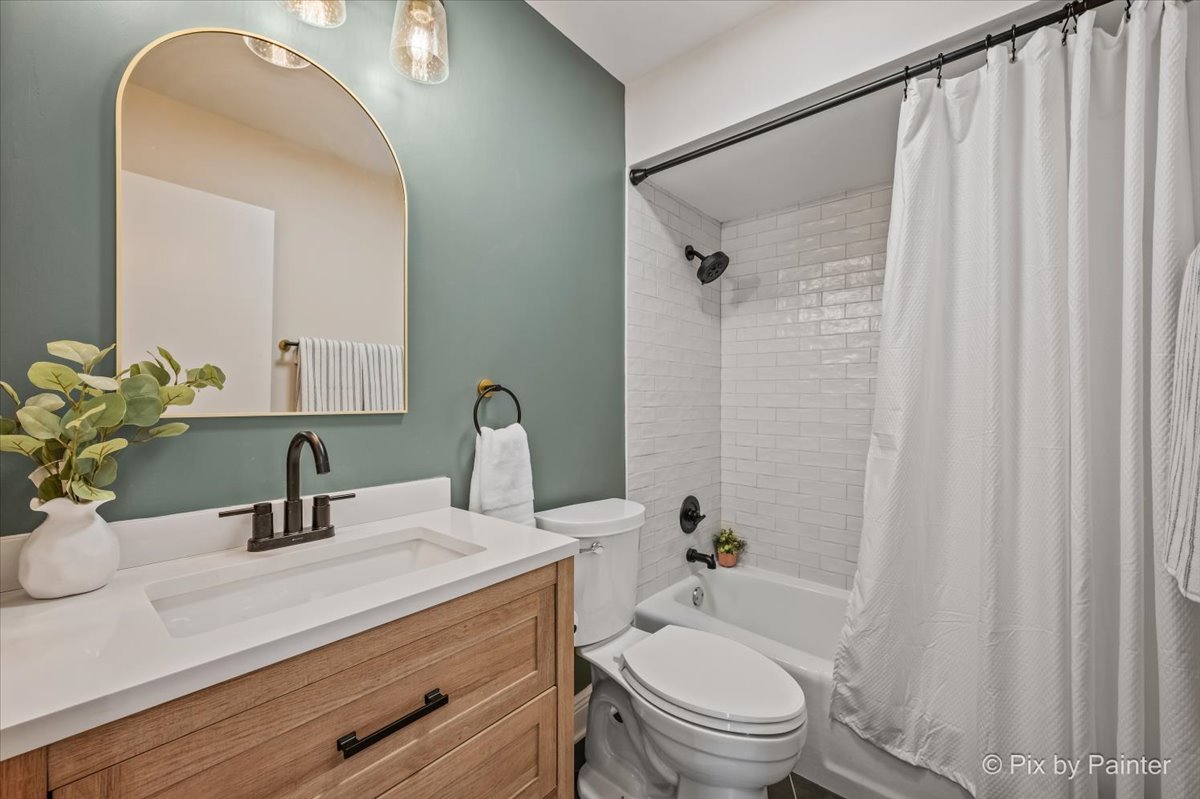 453 Raintree Drive Unit: 1H