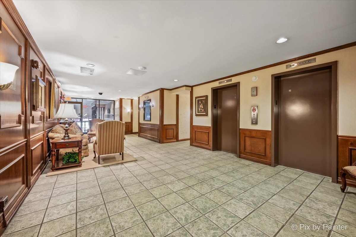 453 Raintree Drive Unit: 1H