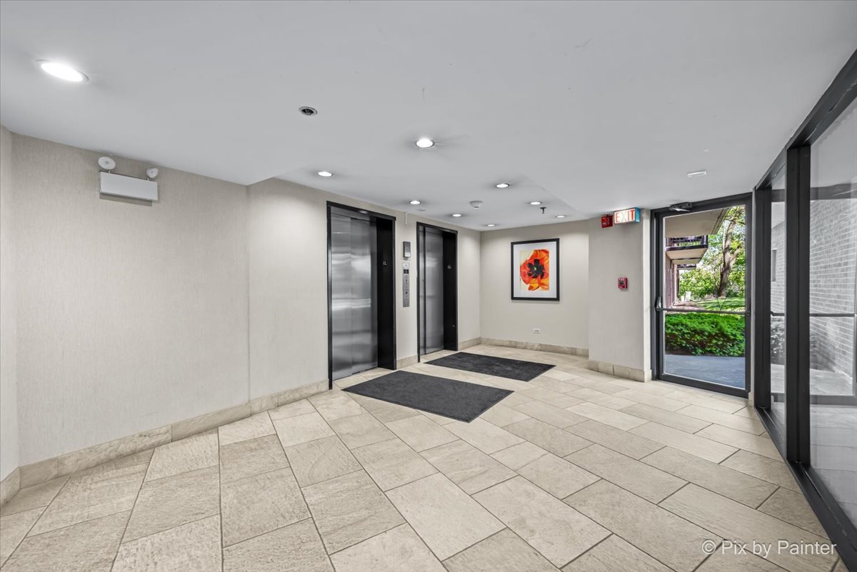 711 S River Road Unit: 606