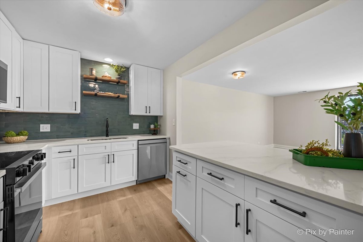 711 S River Road Unit: 606