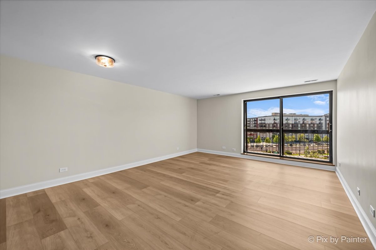 711 S River Road Unit: 606