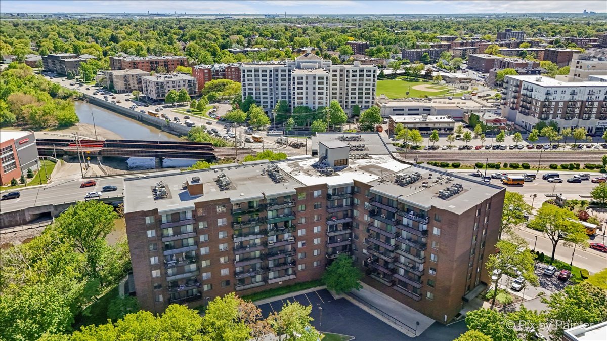 711 S River Road Unit: 606