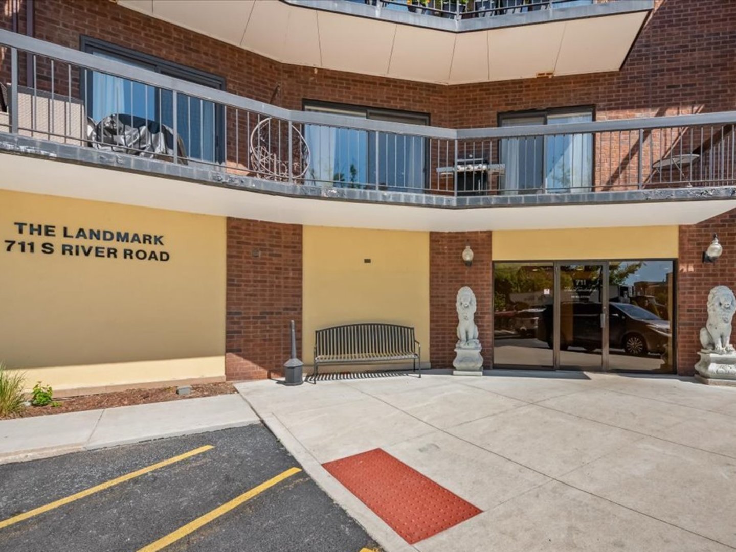 711 S River Road Unit: 606