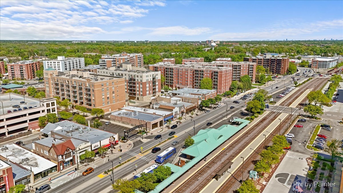 711 S River Road Unit: 606