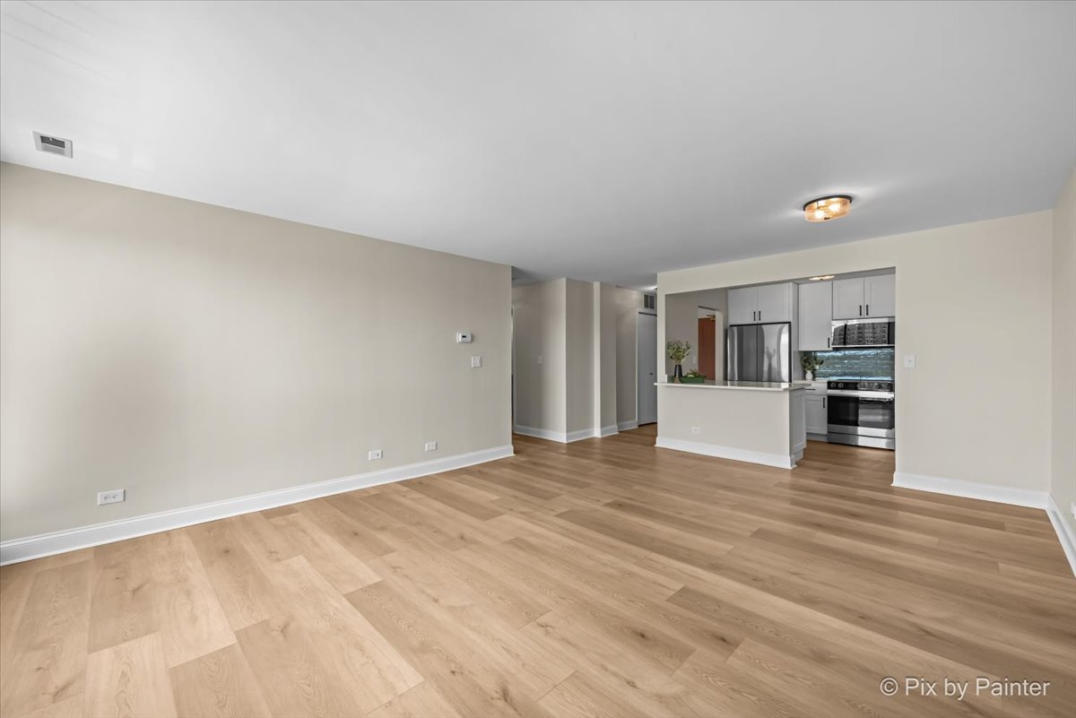 711 S River Road Unit: 606