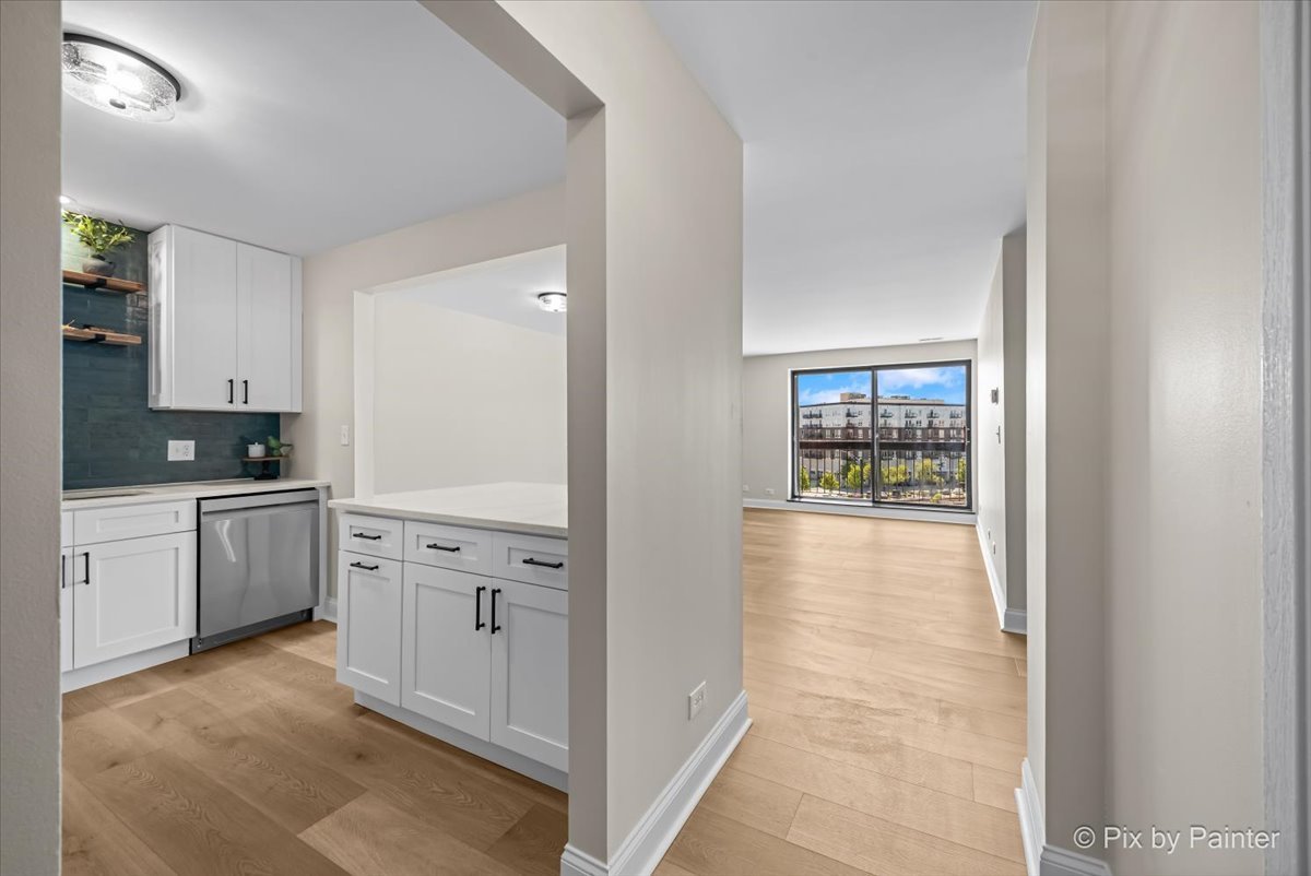 711 S River Road Unit: 606