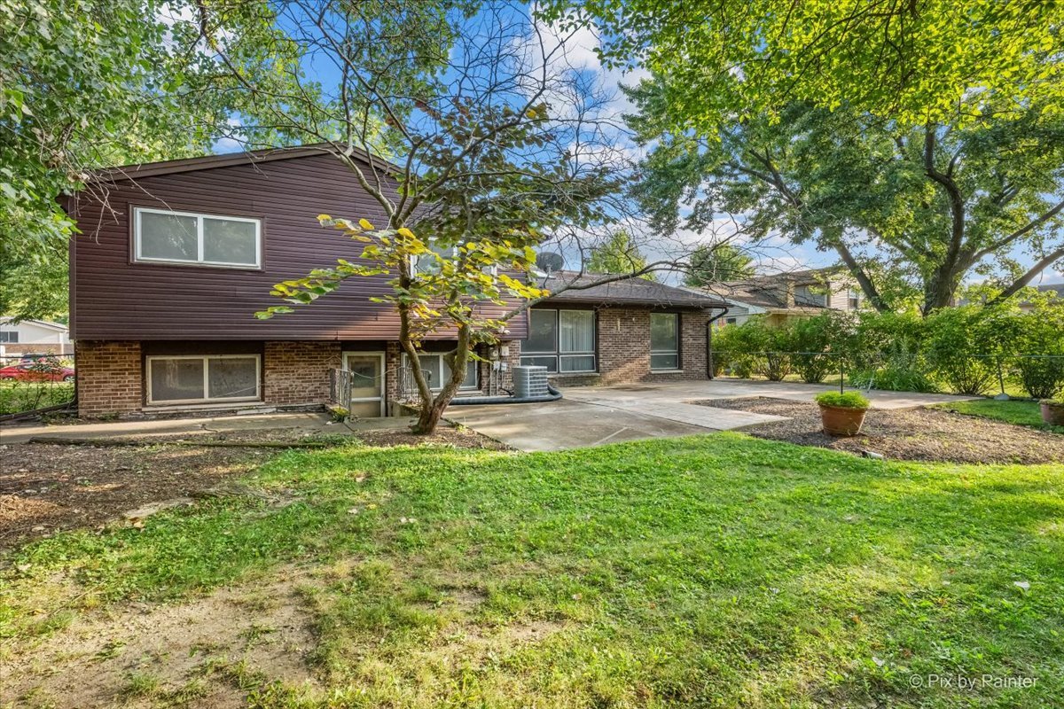 602 E Hackberry Drive