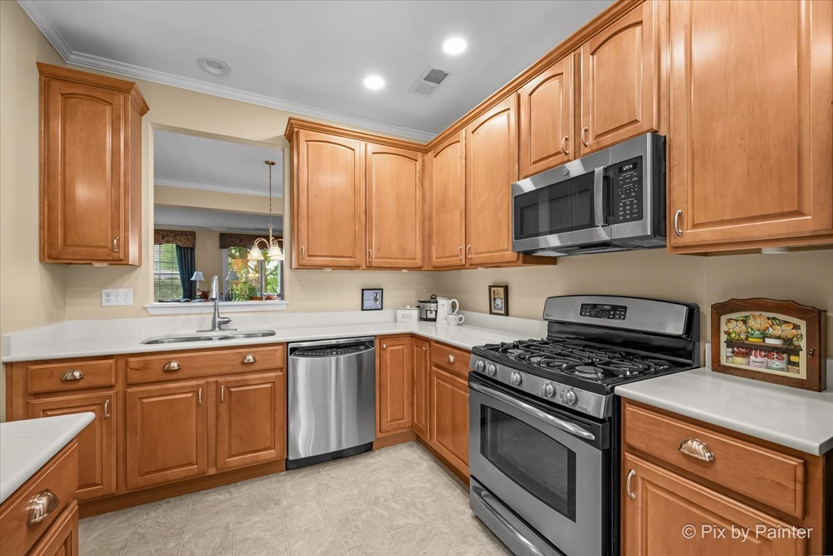 2892 Edgewater Drive