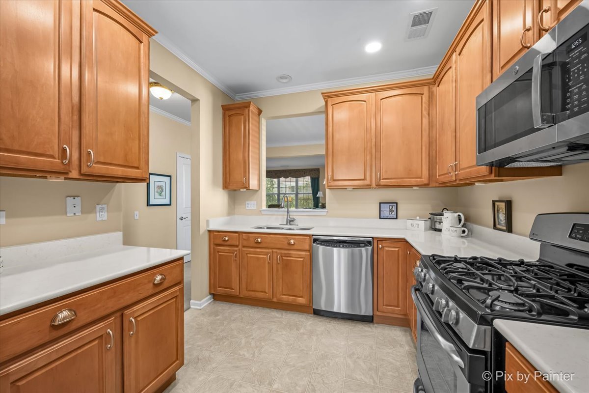 2892 Edgewater Drive
