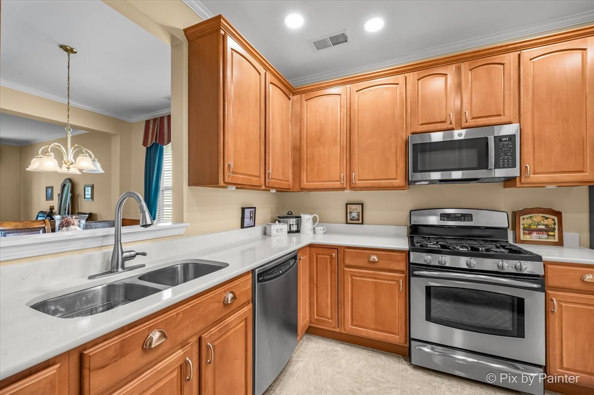2892 Edgewater Drive