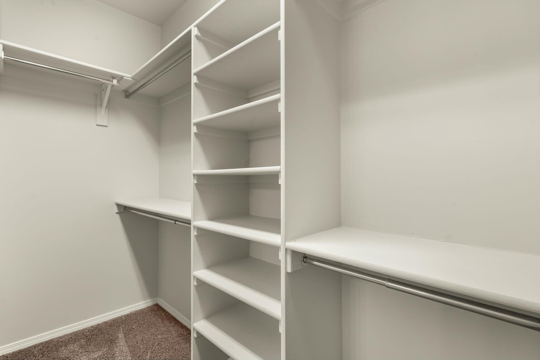 6325 KESTREL Drive NE